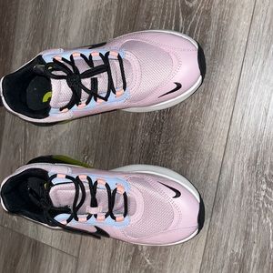 Nike Verona *like new womens size 6 1/2